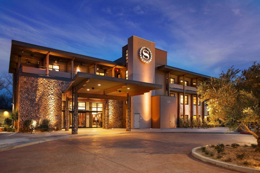 Redding Hotel | Sheraton Redding Hotel at the Sundial Bridge