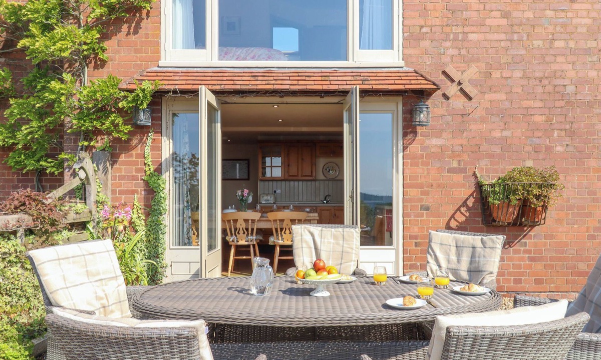 Westcott Cottage | Sherway Coach House