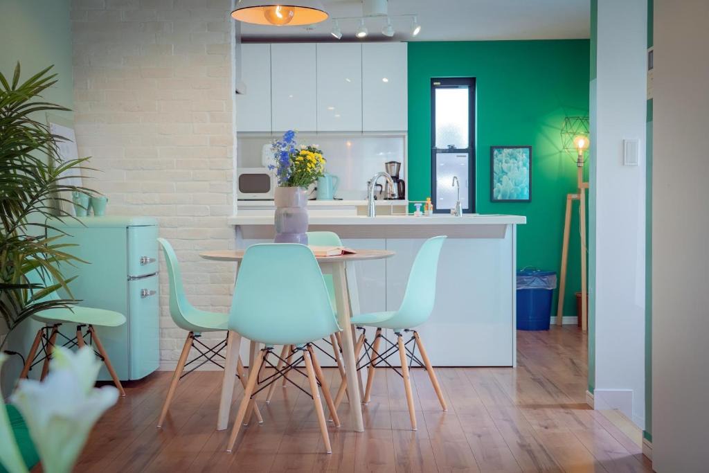 Okubo Apartment | Shinjuku 'The Wizard of Oz' Villa