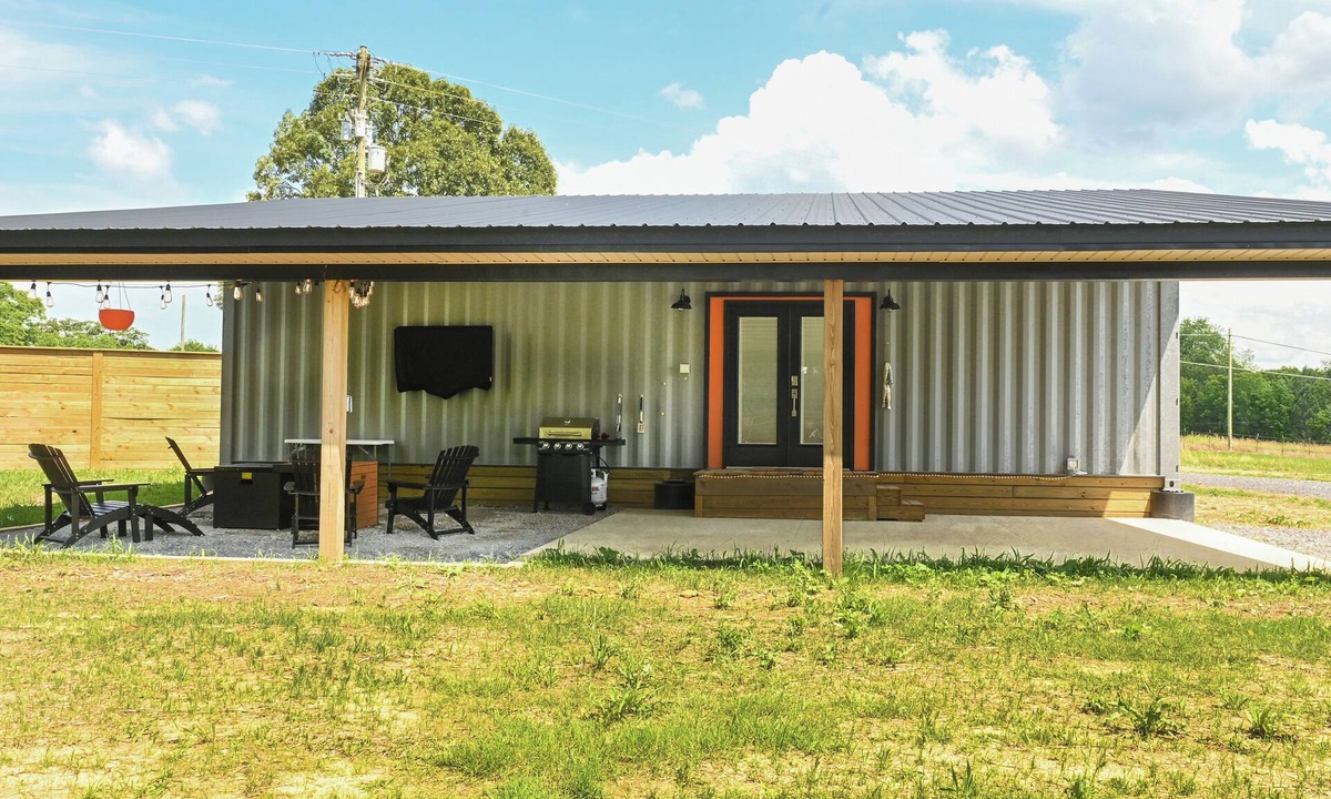 Arab Cabin | Shipping Container-6 Min to the Lake-Angler & Stargazer Getaway + Boat Parking