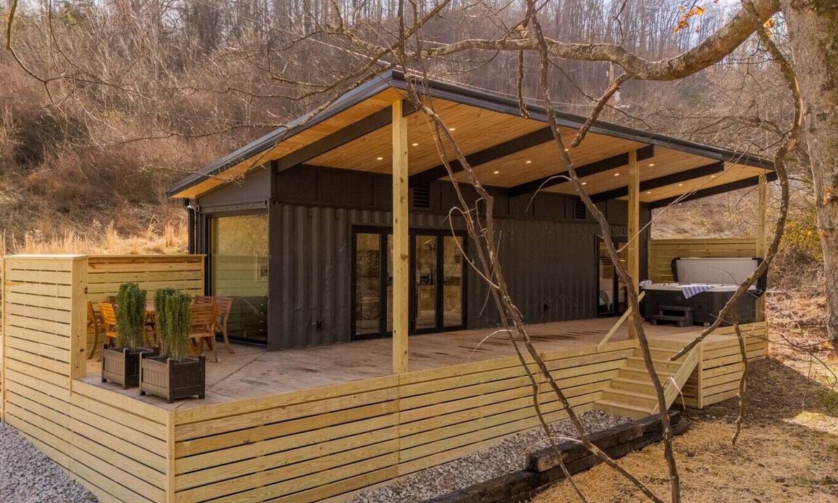 Hurricane Apartment | Shipping Container at Double Nickel Farm