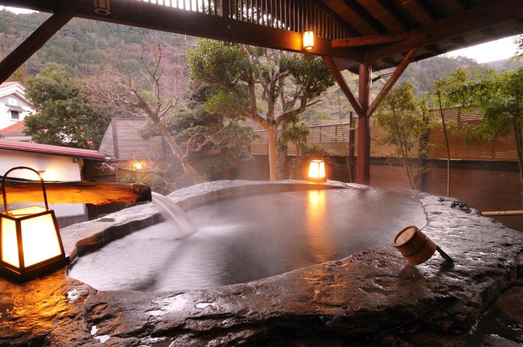 Izu Hotel | Shirakabe