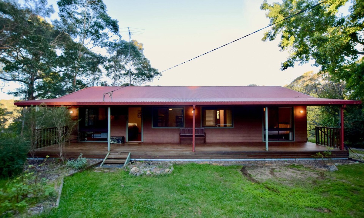 Katoomba House | Shiralee's Rest | Single-Level Home, 3 Bedroom, 1.5 Bathroom, A/C, Central Heating, BBQ