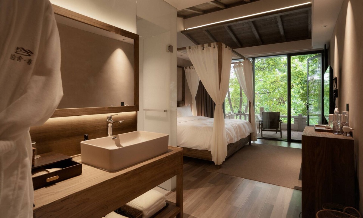 Dujiangyan Bed & Breakfast | Shishe Spring Designer Homestay
