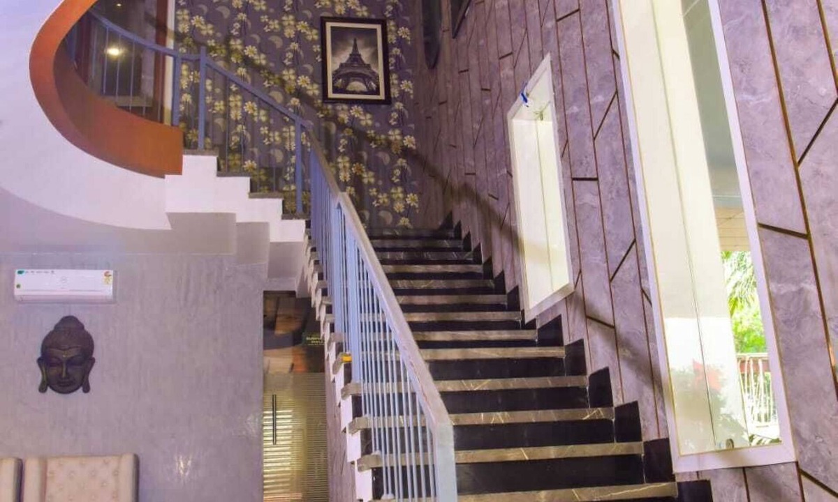 Gwalior Hotel | Shivhari Garden