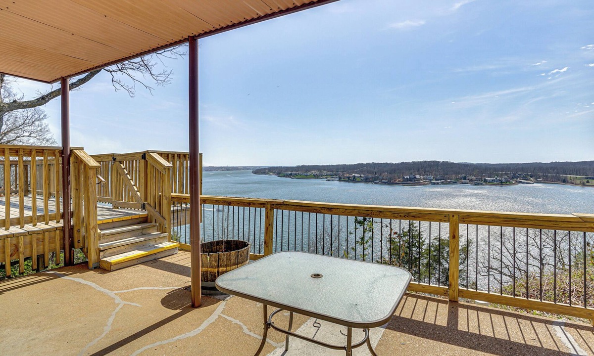 Lake Ozark Apartment | Shootout Weekend Studio Near the Bagnell Strip