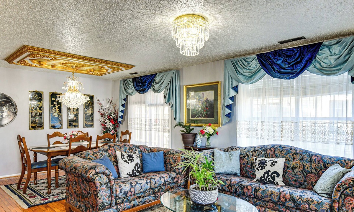 Greenbrier East House | Shop, Golf & Explore: Family Home in Chesapeake!