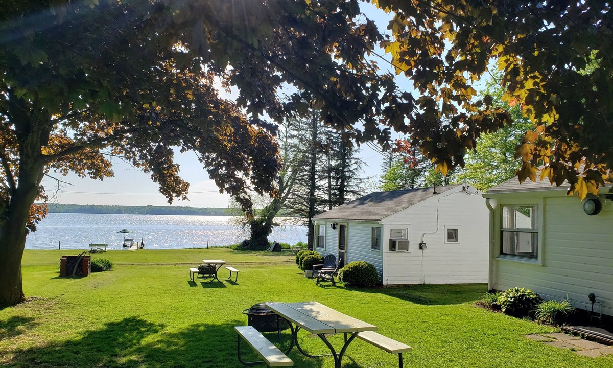 Pymatuning Central House | SHORE HAVEN COTTAGES (#1 and #2)