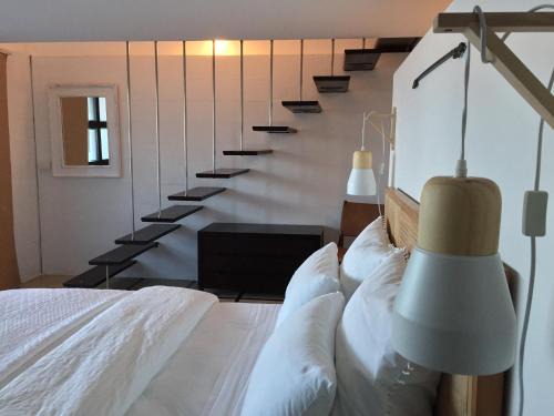 Sapphire Beach House | Shorebreak Studio Apartments