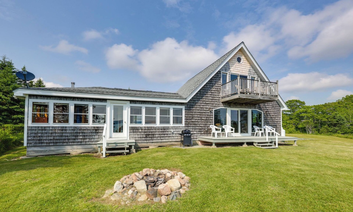 East Sullivan House | Shorefront House w/Views, 14 Mi to Acadia NP