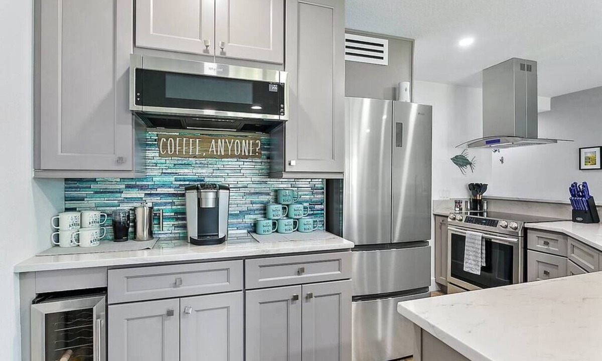 Jacksonville Beach Villa | Short Board on Jax Beach