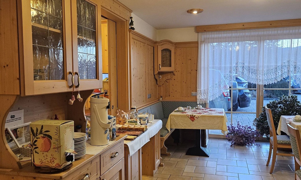 Brez Bed & Breakfast | Short breaks with breakfast: double or triple room with private bathroom.