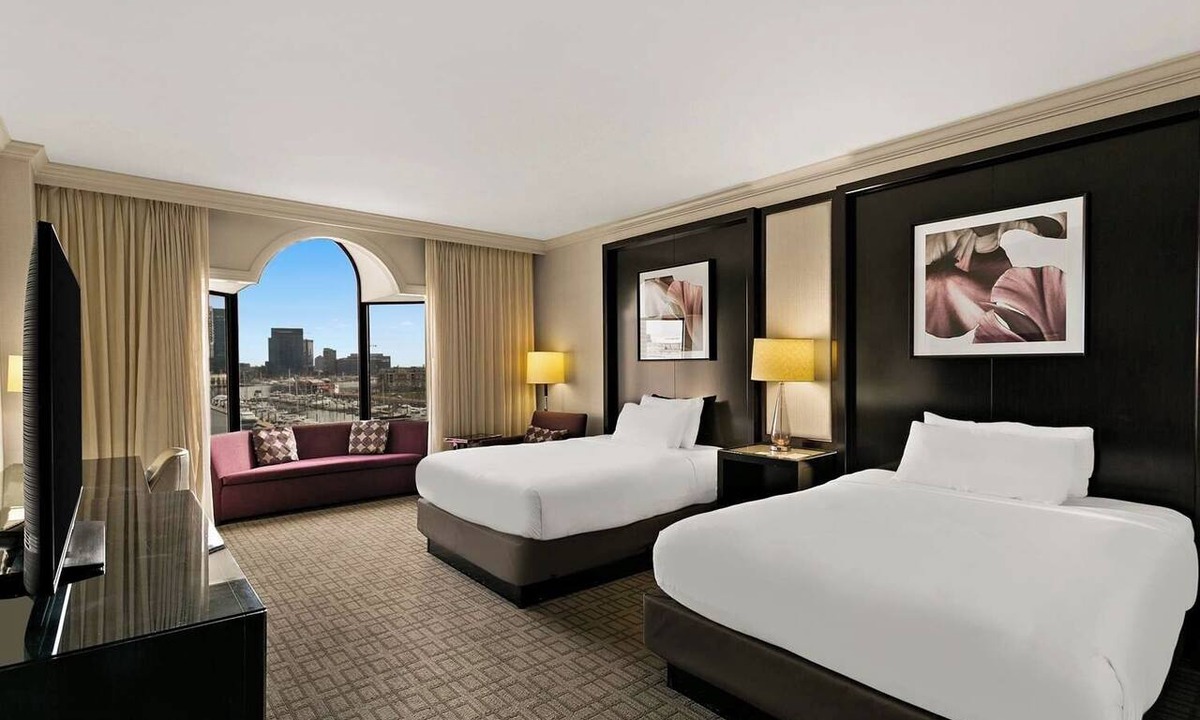 Downtown Baltimore Hotel | Short Distance From The Well-Known Sites! Near The Paramount Baltimore