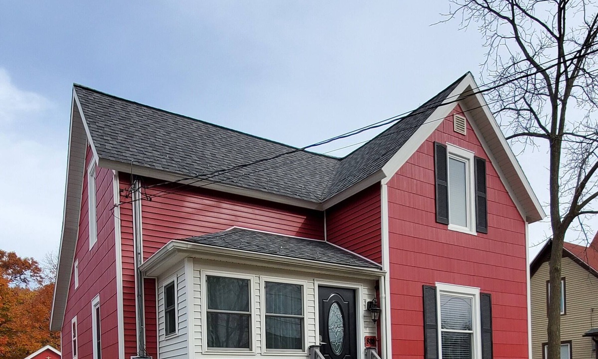 South Haven House | Short walk to town and beaches!