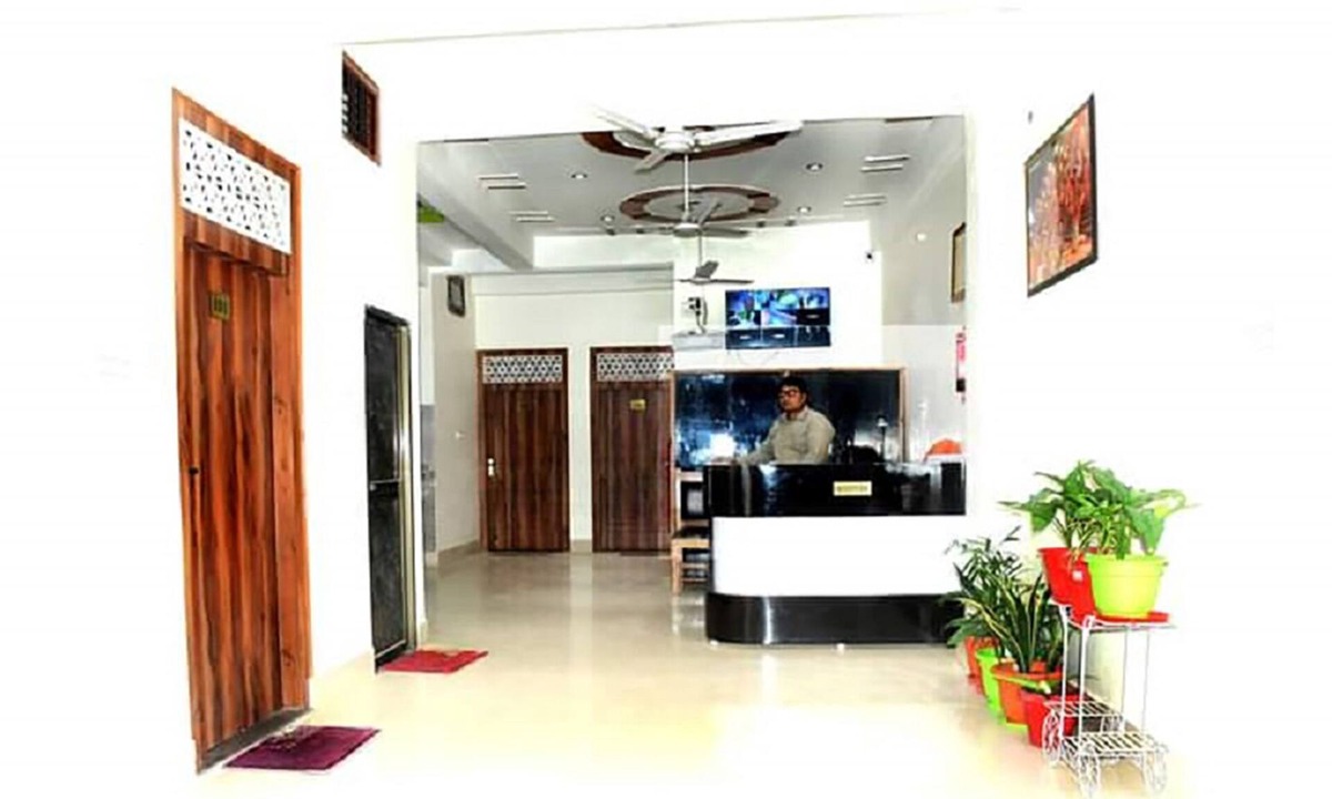 Haraiya Hotel | Shree Harshan Kutir