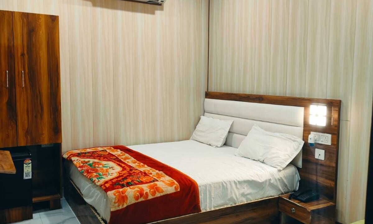 Vrindavan Hotel | Shree krishnam Residency prem mandir