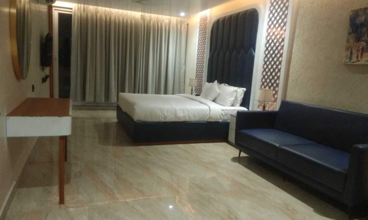 Bhawanipatna Hotel | Shreeja Central