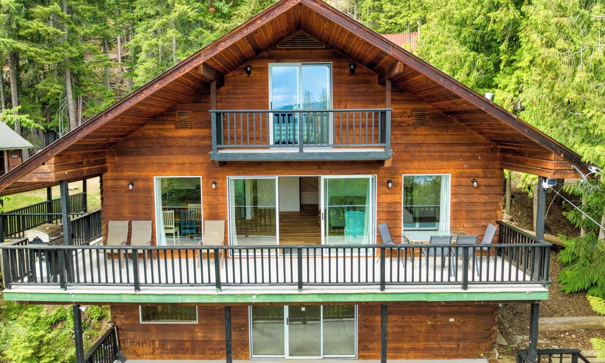 Anglemont Cabin | Shuswap Timbers Lodge - Cabin in Anglemont
