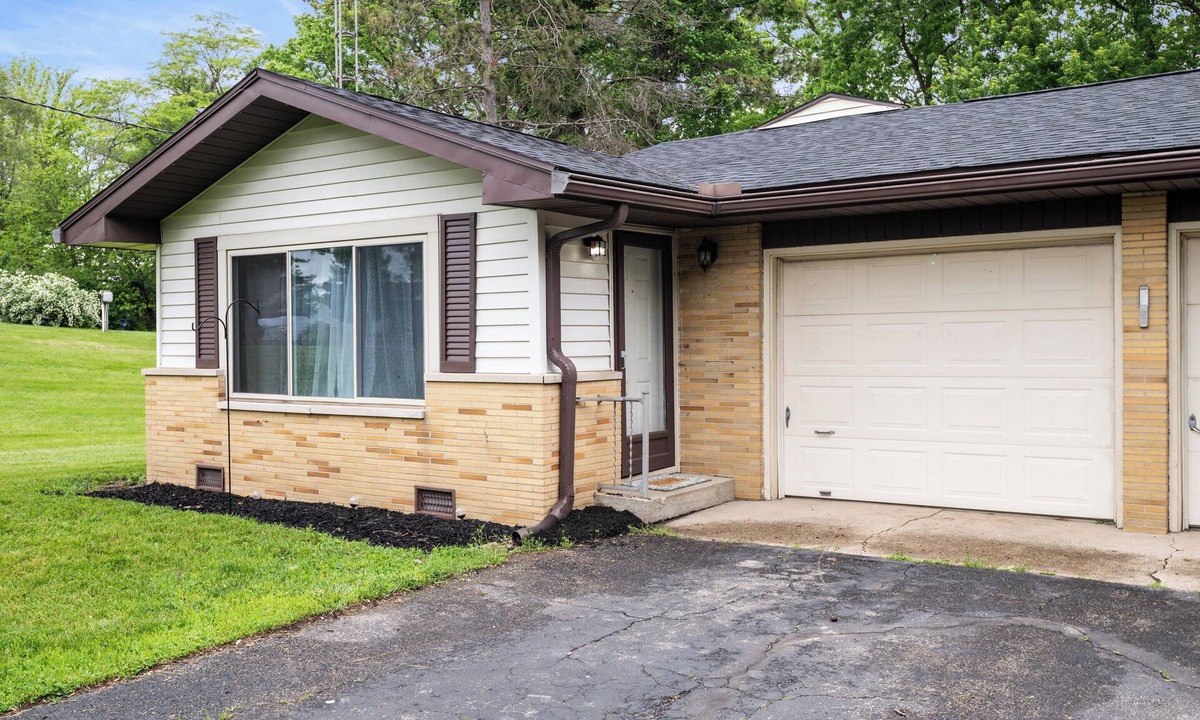 Delaware County House | Side B Private Entry Sleeps 6 Kayaks Firepit River Access
