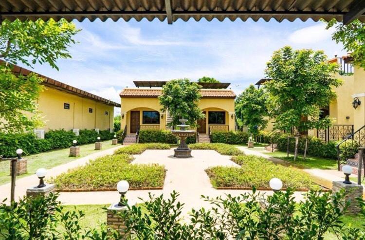 Khanong Phra Resort | Sierra View Resort