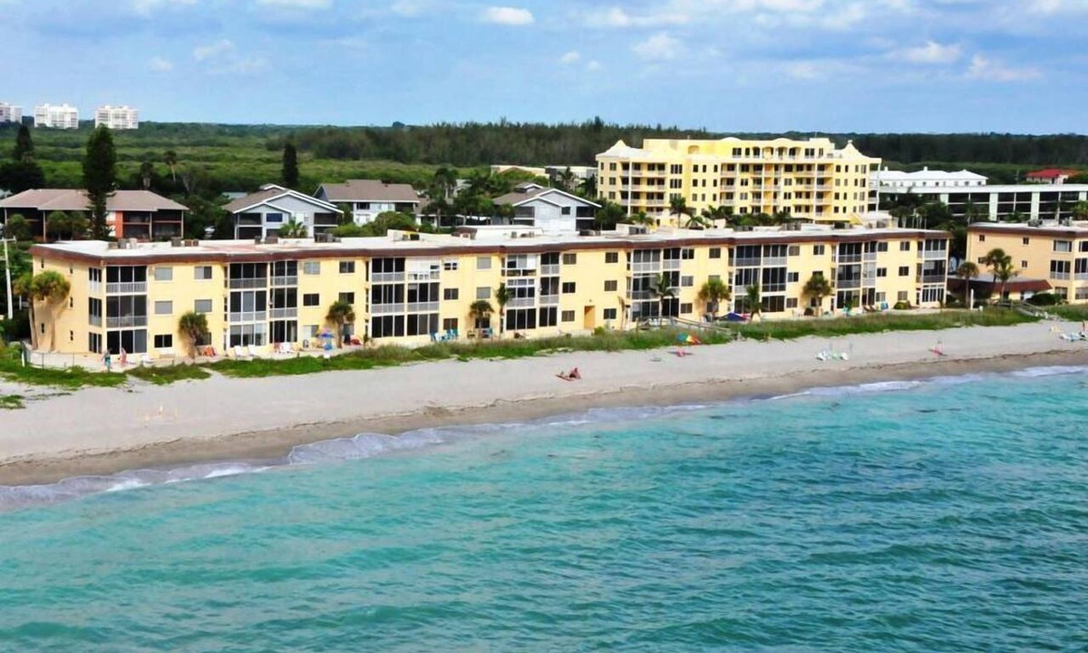 Siesta Key Condo | Siesta Key - Gulf-Front Retreat - 2 BR – Free Boat Docks - Upscale