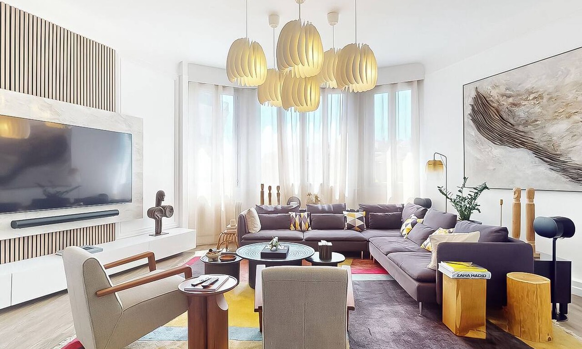 Champs-Elysees Apartment | Signature Eiffel Tower
