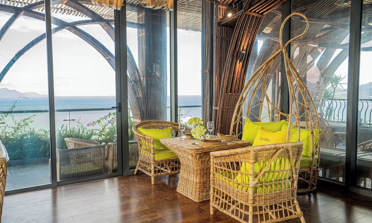 Tran Phu Beach Hotel | Signature Hotel Nha Trang