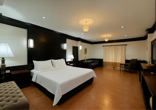 Si Mueang Chum Hotel | Silamanee Resort & Spa Hotel
