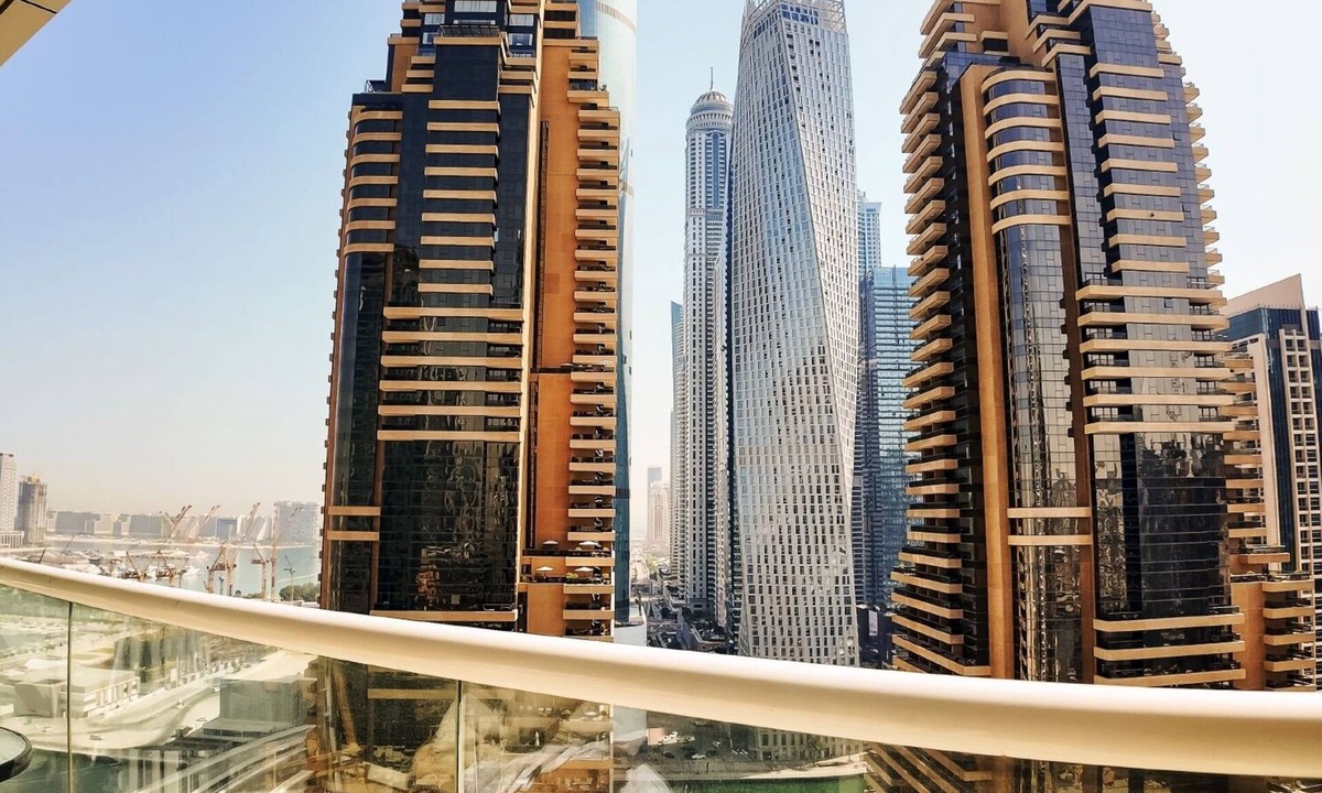 Dubai Marina Apartment | Silk Valley - Chic Studio Close to Beach