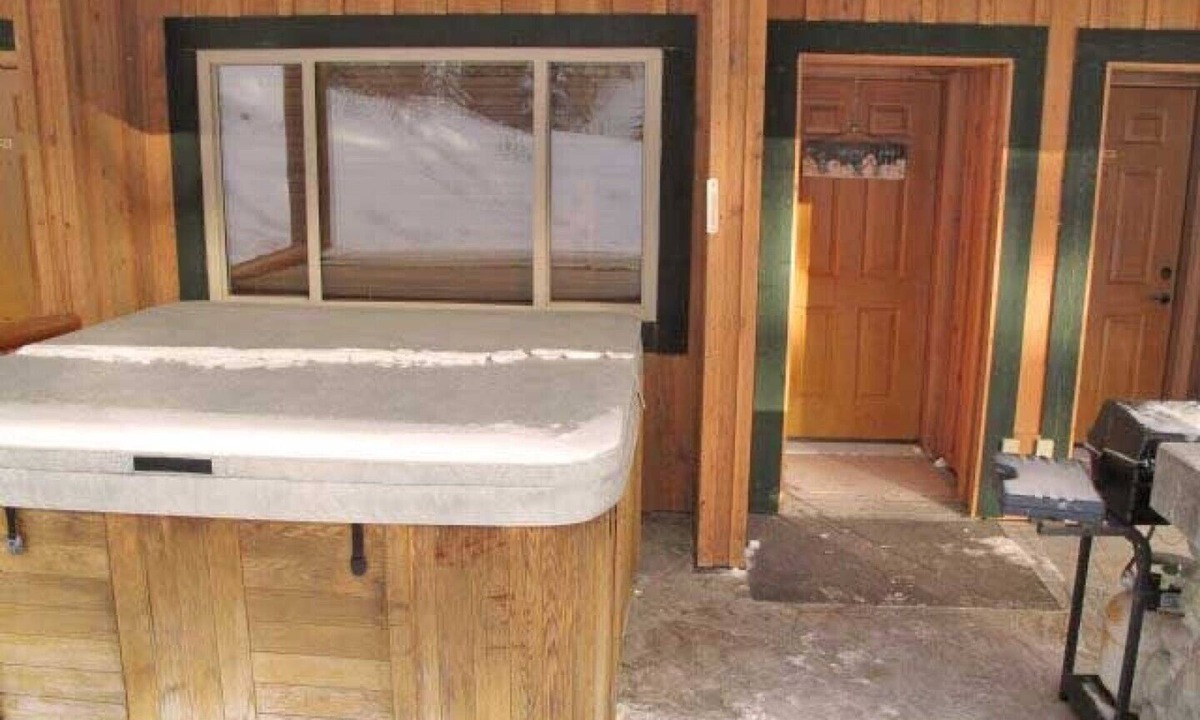 Apex Mountain Condo | Silver Bullet 1 Bedroom with Hot Tub