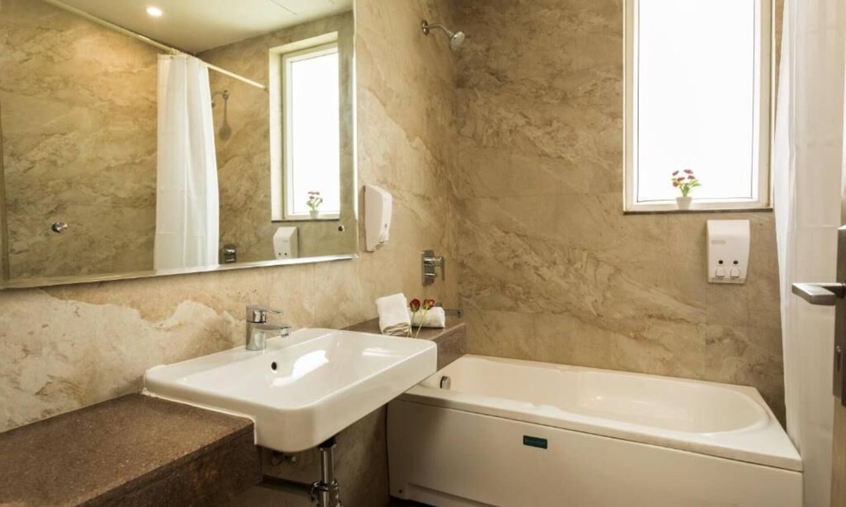 Sector 39 Hotel | SILVER OAK