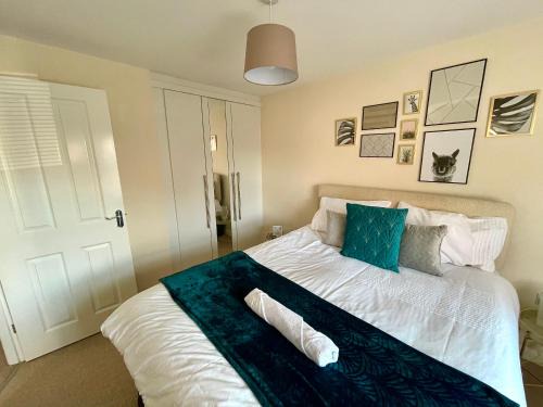 Ashby-de-la-Zouch House | Silver Stag Properties, Comfy 2 BR Home in Ashby
