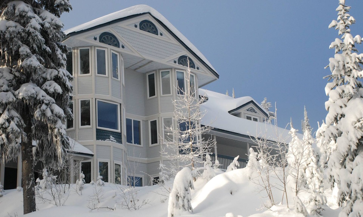 Silver Star Mountain House | Silver Star Accommodation -The Knight Star Lodge