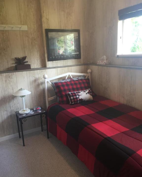 Smithers Bed & Breakfast | Silvern Lake Trail Bed and Breakfast