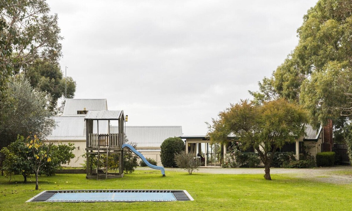 Tenby Point House | Silverstone Escape - Private Beachfront Retreat & Pet friendly