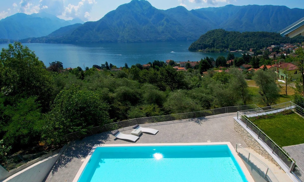 Azzano Apartment | Simona Torretta Holiday Apartment with Pool