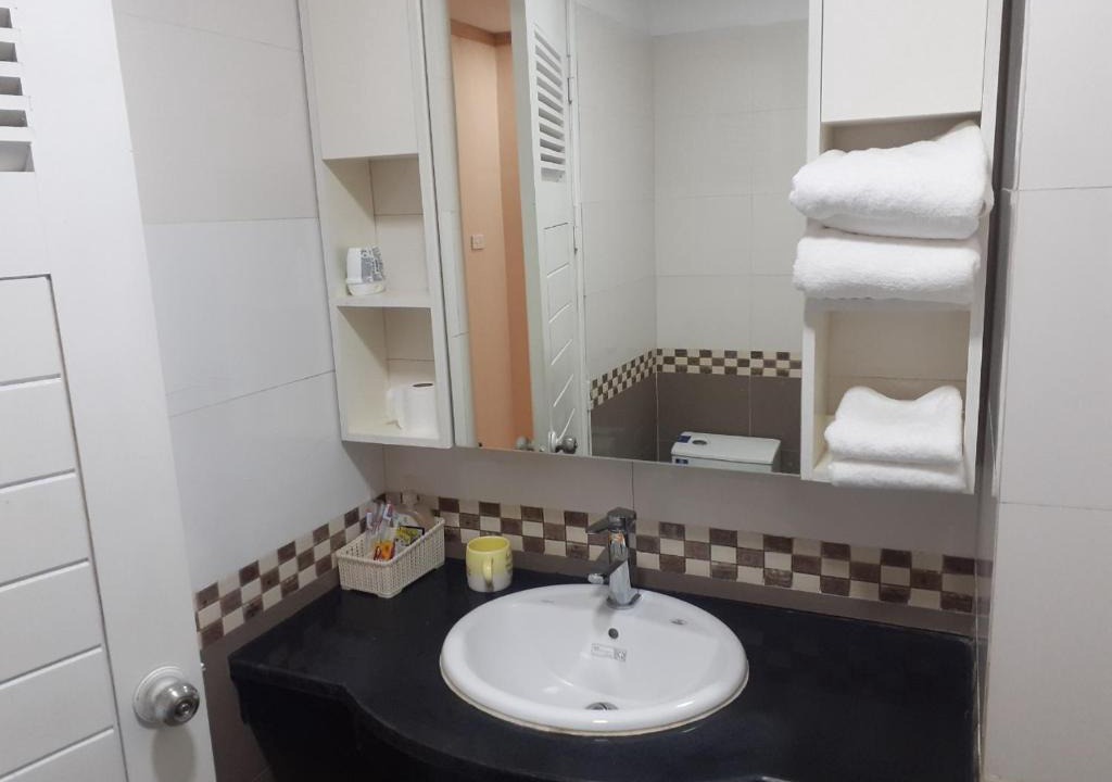 Hang Trong Hotel | simple 14 nha chung