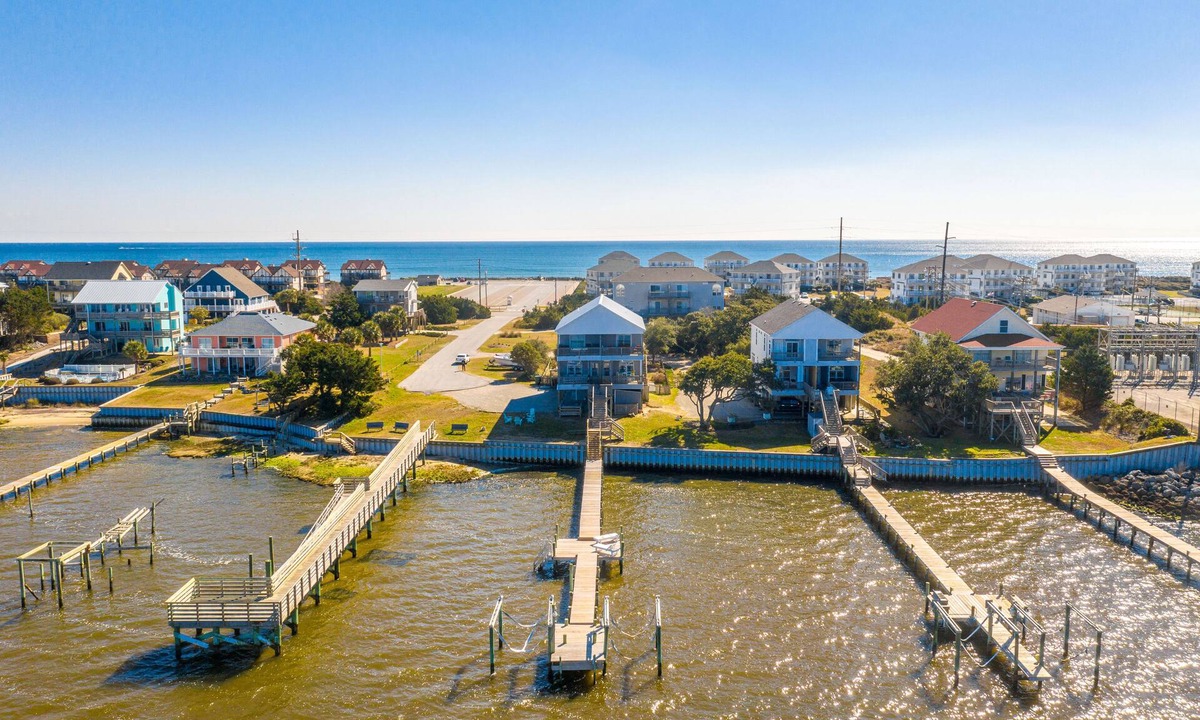 Emerald Isle Cottage | Simple Blessings - Soundfront cottage with dock and boatlift - ask for discount