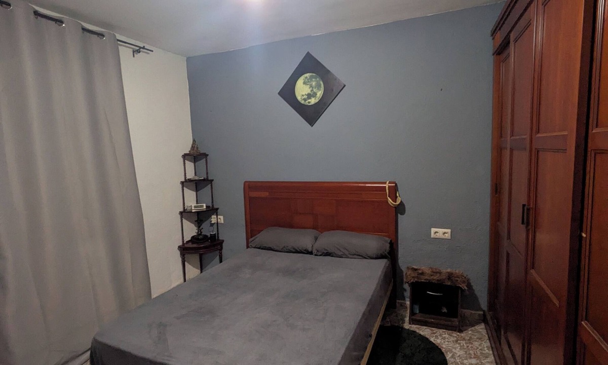 Giralda Sur Condo | Simple but comfortable room!