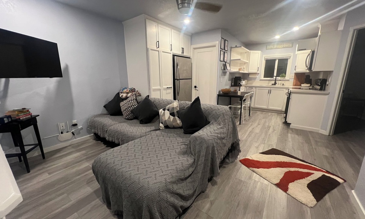 Castle Park House | Simple, Central, & Private 2BR in Chula Vista