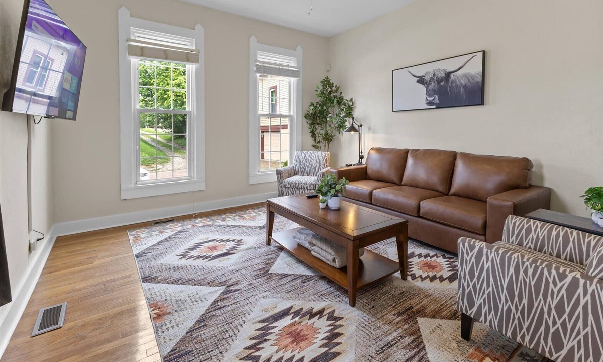 Holy Cross House | Simple Comfort 1 Bed 1 Bath Near Downtown Indy