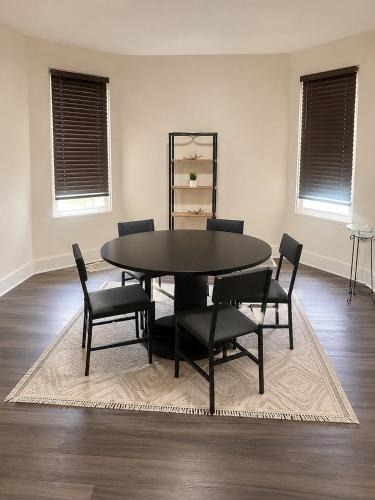 Pittsburgh House | Simple Comfort Stay