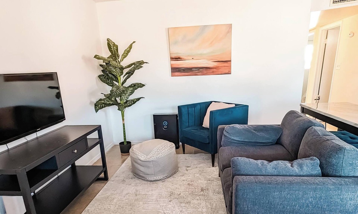 Mesa Condo | Simple Mesa 2nd Floor 2 Bedroom Unit