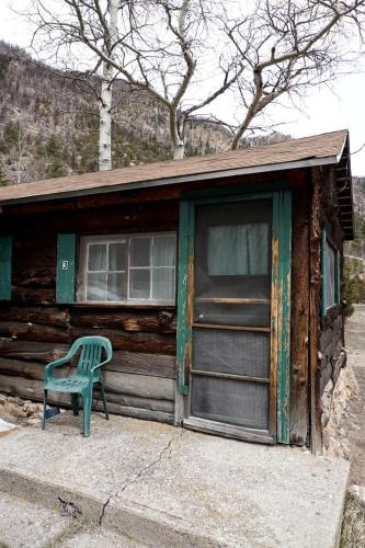 Bellvue House | Simple, Pet Friendly Country Cabin in Poudre Canyon, Colorado