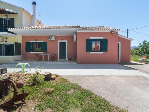 Roda Villa | Simplistic Villa in Korfu near Seabeach