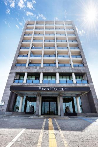 Downtown Hotel | Sims Hotel