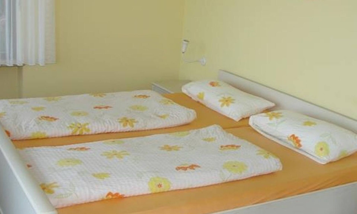 Gleiszellen-Gleishorbach House | Single room with shower/WC - Pension Henriette
