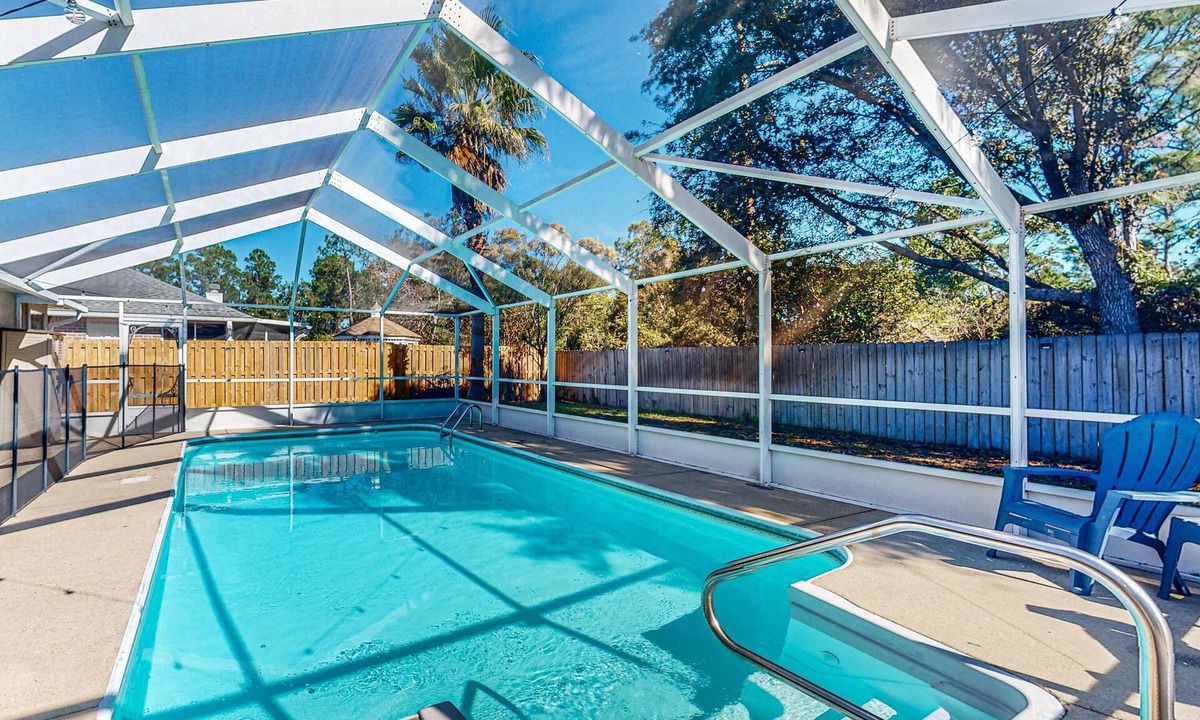 Ono Island House | Single-level home with fenced yard, private pool & washer&dryer