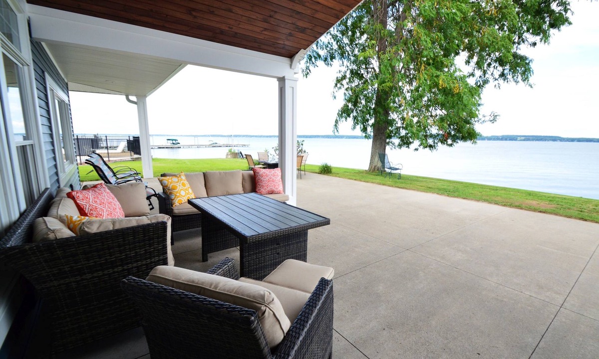 Geneva Bed & Breakfast | Single Level Lakefront Paradise. Pool, Hot Tub, Kayaks and More. Sleeps 10 Adults