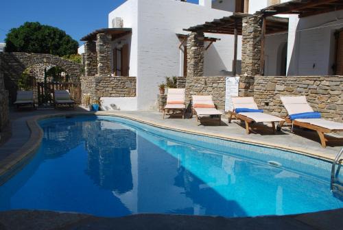 Parikia Apartment | Siroco's Rooms And Studios